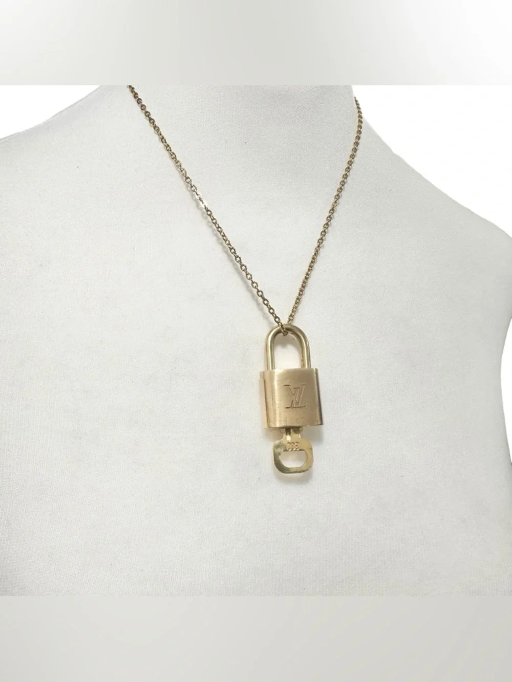 Authentic Louis Vuitton #306 Lock & Key Set on a 18K Gold Plated Chain Necklace - Picture 3 of 10